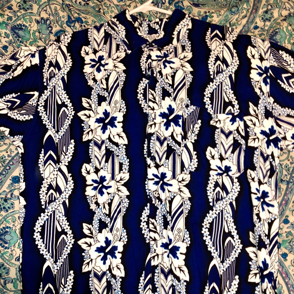 Vintage Hawaiian Pattern Shirt